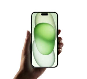 iPhone 15 plus vert en main