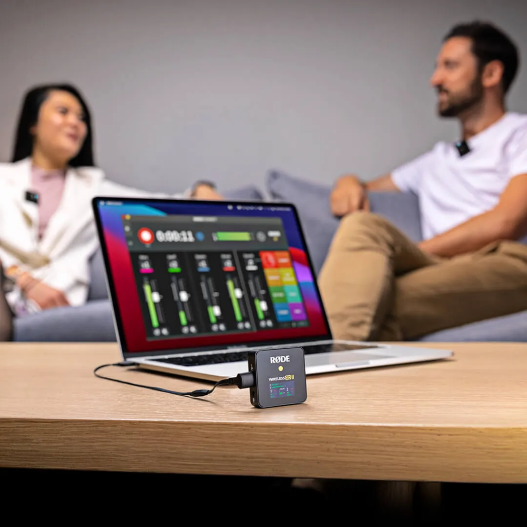 rode-rode connect 1.2 wireless go II insitu 2 podcaster couch macbook-wireless go II